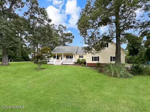 592 Arnolds Beach Rd, Roper, NC 27970