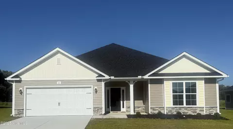 431 Seashore St, Grimesland, NC 27837