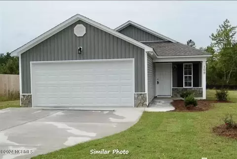 211 Deer Haven Dr, Richlands, NC 28574