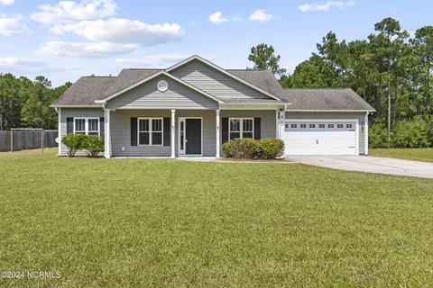 323 Folkstone Rd, Holly Ridge, NC 28445