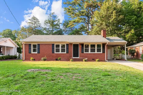 2407 Umstead Ave, Greenville, NC 27858