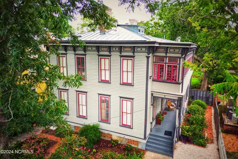 616 E Front St, New Bern, NC 28560