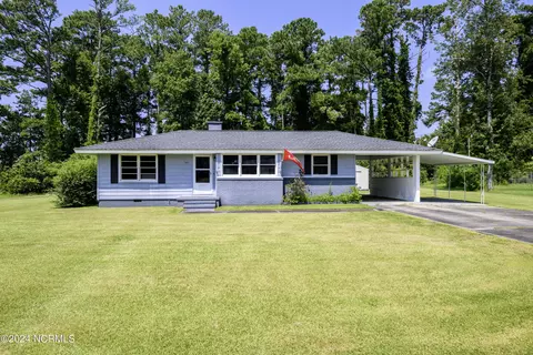 145 Lakewood Dr, Jacksonville, NC 28546
