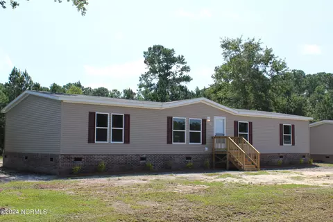 219 Mewborn Dr, Beulaville, NC 28518