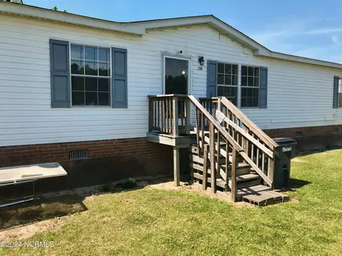 206 Gobbler Ct, Rocky Point, NC 28457
