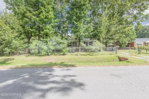 109 Barbara Ave, Midway Park, NC 28544