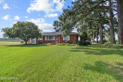 523 Griffin Swamp Rd, Elizabeth City, NC 27909