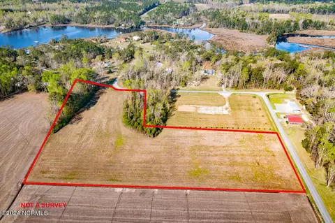 675 Howells Rd, Grantsboro, NC 28529