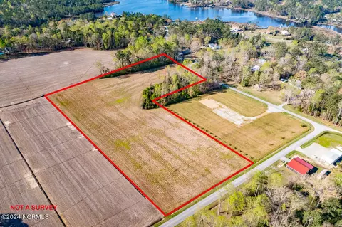 809 Howells Rd, Grantsboro, NC 28529