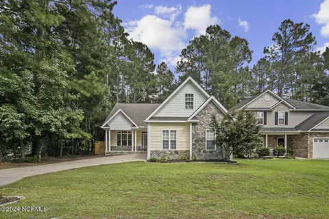 719 Elderberry Dr, Vass, NC 28394
