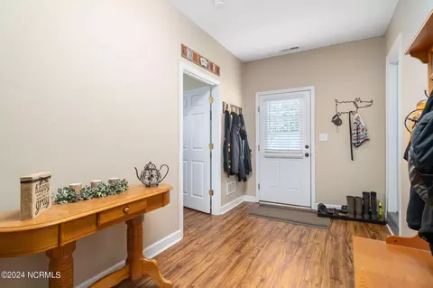 Entry Way - 3270 Watha Rd, Willard, NC 28478 photo 4 of 4