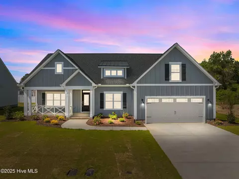 911 Hunter Grace Dr, Winterville, NC 28590