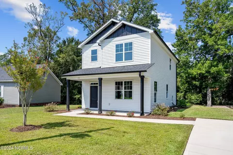 13 Little Creek Rd, Castle Hayne, NC 28429