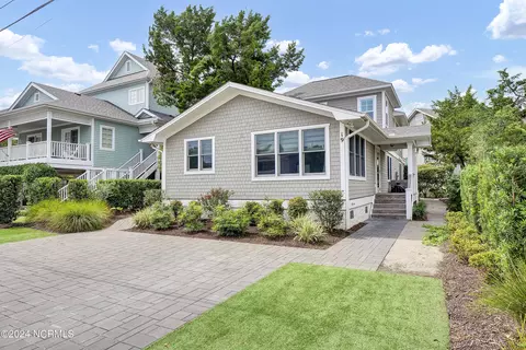 19 W Oxford St, Wrightsville Beach, NC 28480
