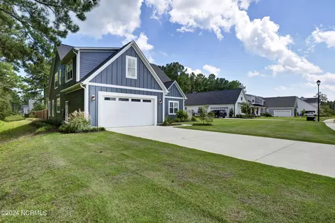 Exterior - 116 Stratford Pl, Hampstead, NC 28443 photo 3 of 16