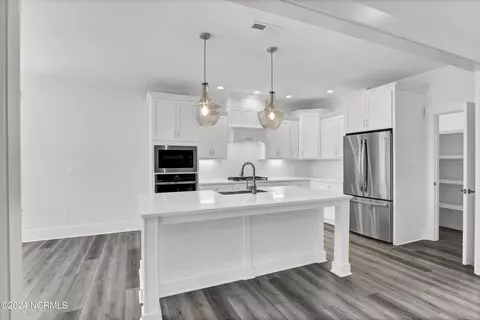 Kitchen - 116 Stratford Pl, Hampstead, NC 28443 photo 1 of 3