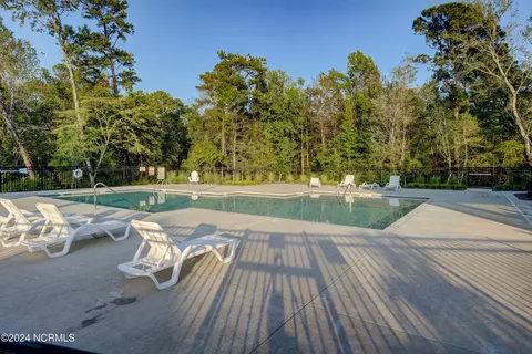 Exterior - 116 Stratford Pl, Hampstead, NC 28443 photo 15 of 16