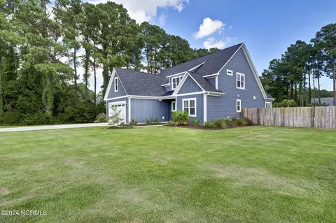 Exterior - 116 Stratford Pl, Hampstead, NC 28443 photo 2 of 16