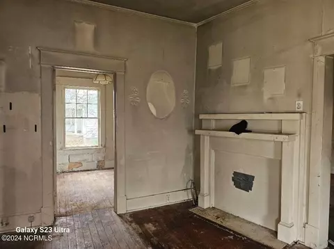 512 Dobbs St, Hertford, NC 27944