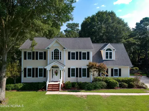 105 Whitby Ct, Jacksonville, NC 28540