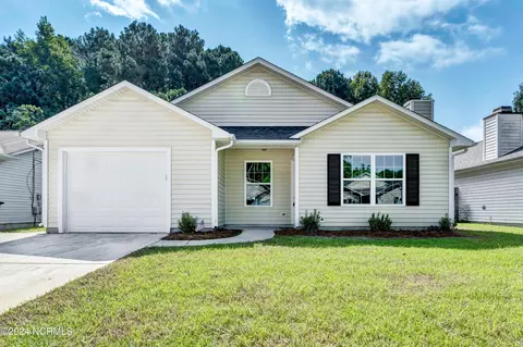 3044 Foxhorn Rd, Jacksonville, NC 28546