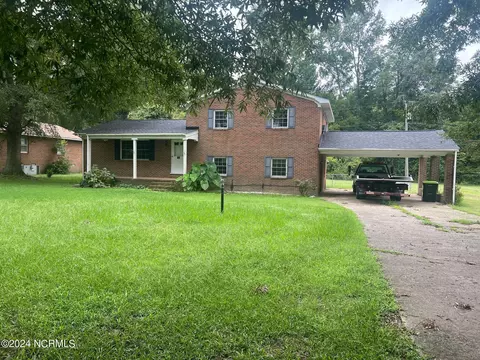216 Sycamore St, Woodland, NC 27897
