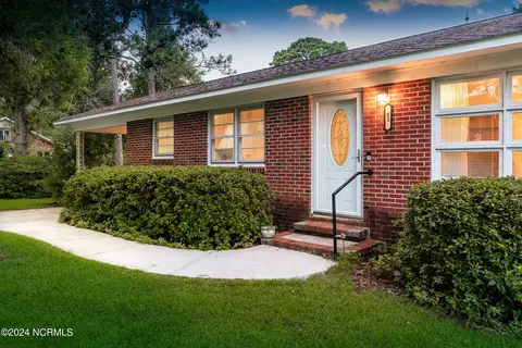83 Croatan Ave, Bath, NC 27808