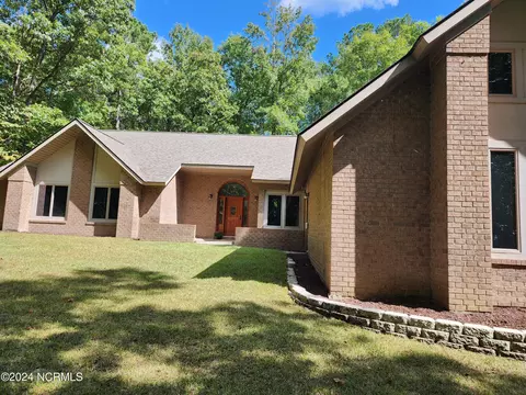 451 Forest Glen Ln, Pollocksville, NC 28573