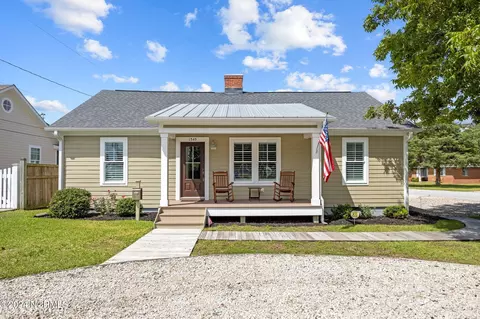 1545 Ann St, Beaufort, NC 28516