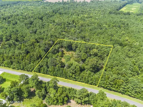 206 Country Club Dr, Wallace, NC 28466