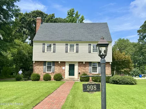 908 Church St, Scotland Neck, NC 27874
