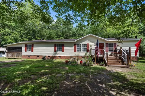 113 Madelyn Dr, Richlands, NC 28574