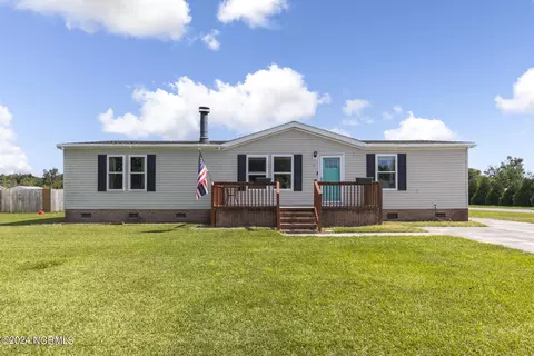 114 Magnolia Gardens Dr, Jacksonville, NC 28540