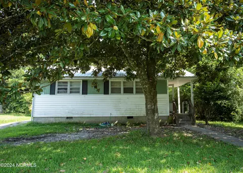 711 New River Dr, Jacksonville, NC 28540