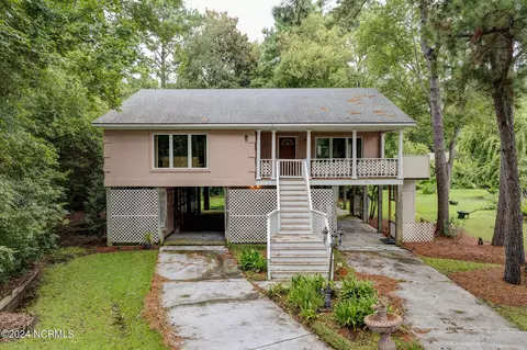 903 Tarpon Dr, Wilmington, NC 28409