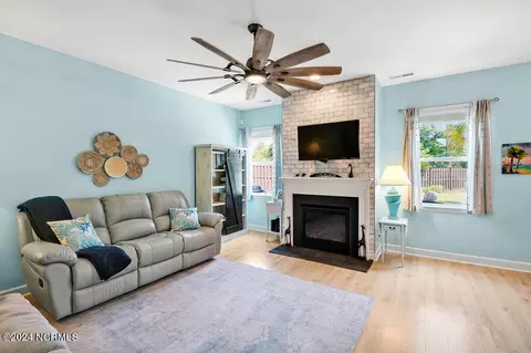 1012 E Arboria Dr, Hampstead, NC 28443 photo 8