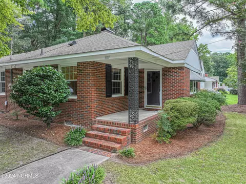 1007 Hillside Dr, Greenville, NC 27858