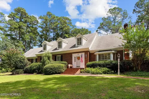 315 Oxford Rd, Greenville, NC 27858