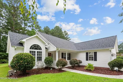 421 Neuchatel Rd, New Bern, NC 28562