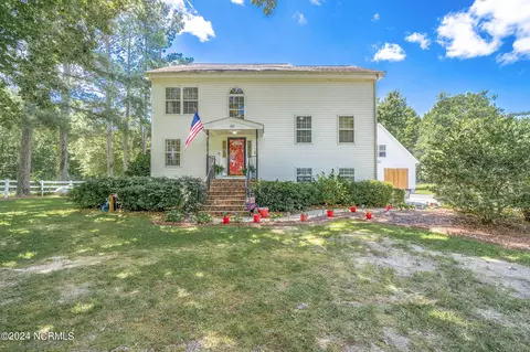 101 Taylor Leigh Dr, South Mills, NC 27976