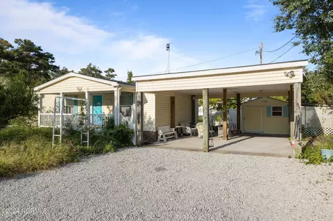 8515 Sound Dr, Emerald Isle, NC 28594