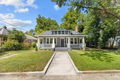212 Davis St, Fayetteville, NC 28305