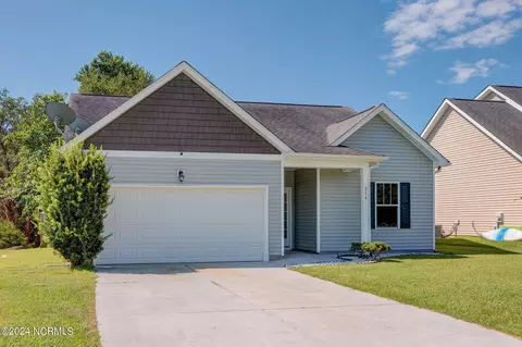 214 Hill Ln, Sneads Ferry, NC 28460