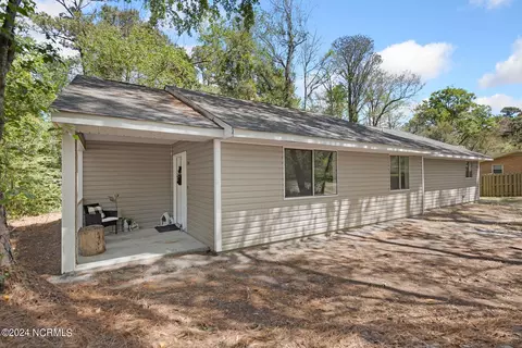 5301 Andover Rd, Wilmington, NC 28403