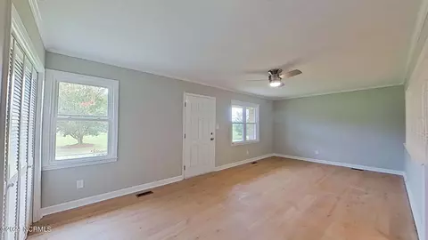Living - 1343 Nc Hyw 102, Ayden, NC 28513 photo 3 of 3