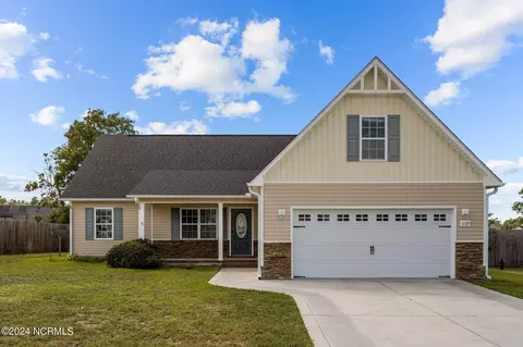 609 Parsley Dr, Hubert, NC 28539 photo 1