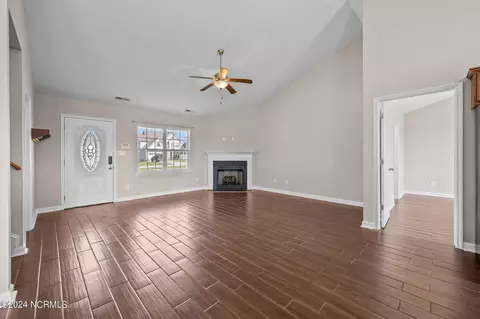 609 Parsley Dr, Hubert, NC 28539 photo 3