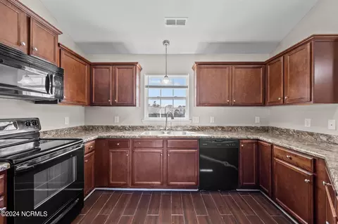 609 Parsley Dr, Hubert, NC 28539 photo 9