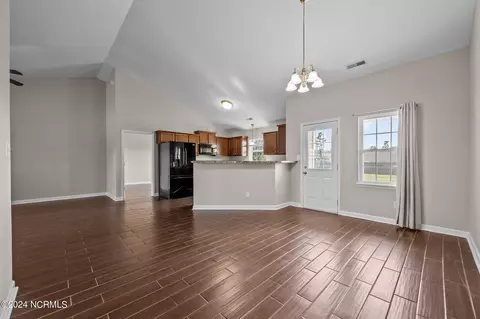 609 Parsley Dr, Hubert, NC 28539 photo 6