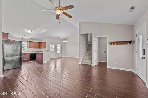 609 Parsley Dr, Hubert, NC 28539 photo 4
